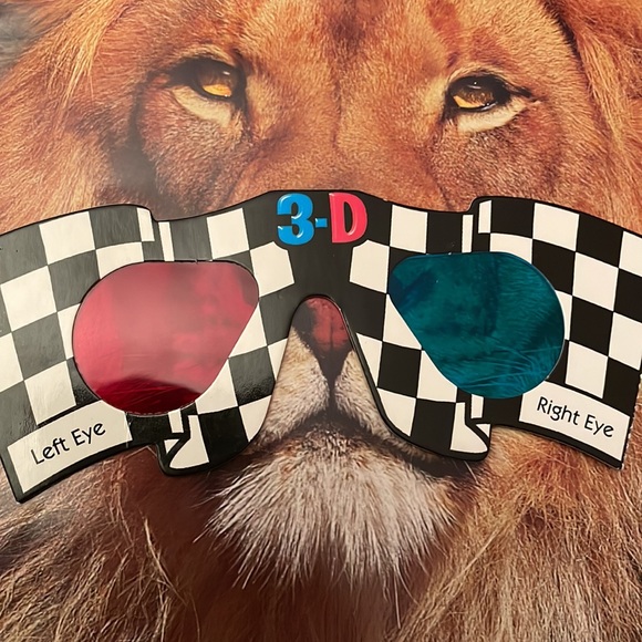 2 Planet earth books & 4 3D books - Picture 9 of 9